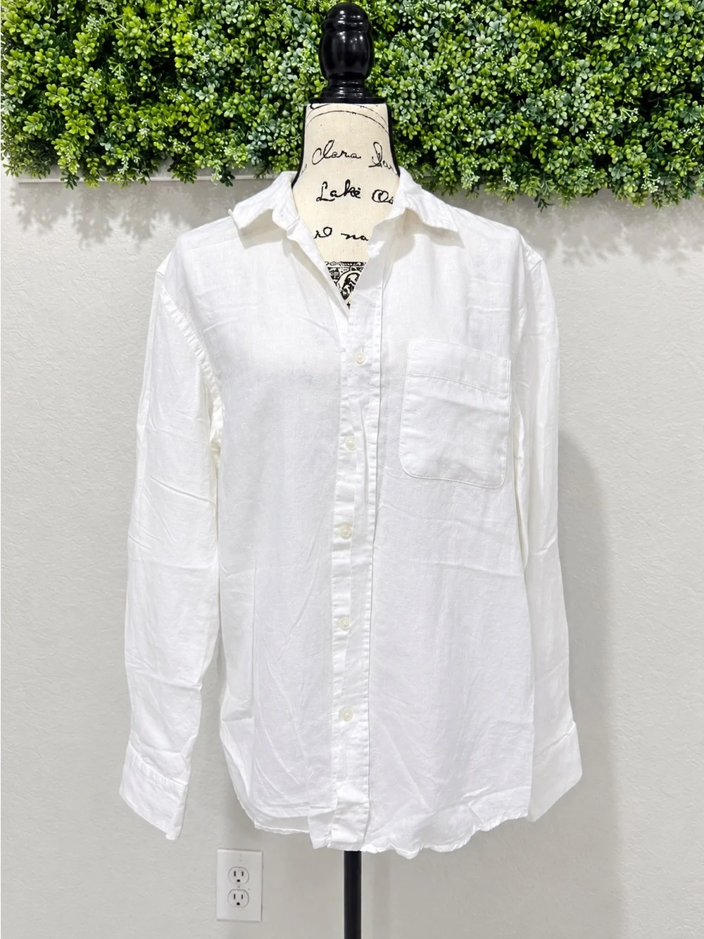 Zara White Button Down Shirt Long Sleeve Relaxed Fit Size M